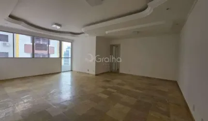 Apartamento de 131m² com 3 quartos sendo 1 suíte no Centro