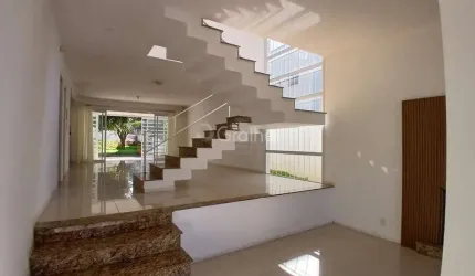 Casa Residencial de 4 dormitórios no Córrego Grande