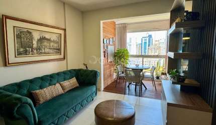 Apartamento com 3 quartos no bairro Agronômica