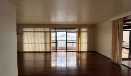 Duplex de 301 m² com 3 quartos sendo 3 suítes na Beira Mar