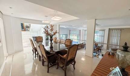 Casa Residencial de 680m² com 4 suítes no Bosque das Mansões