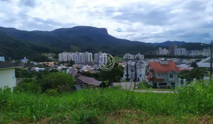 Terreno de 541m² no bairro Pedra Branca