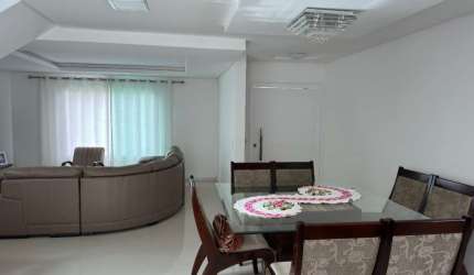 Casa Residencial de 3 dorms no bairro Campeche