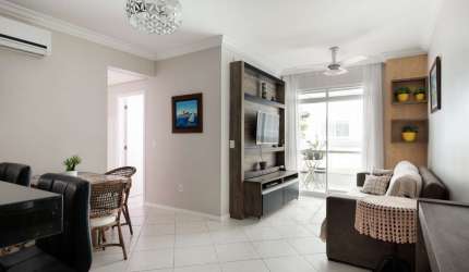Apartamento com 3 quartos próximo a praia