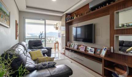 Apartamento de 3 dorms no bairro Agronômica