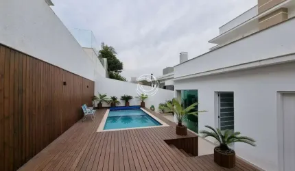 Casa Residencial de 4 dorms no bairro Pedra Branca