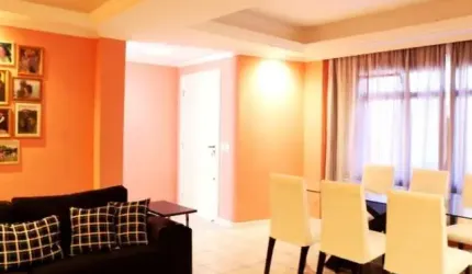 Casa Residencial de 3 dorms no bairro Agronômica
