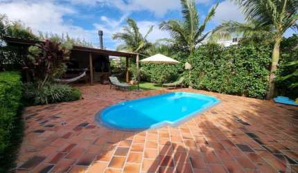 Casa Residencial de 4 dorms no bairro Campeche