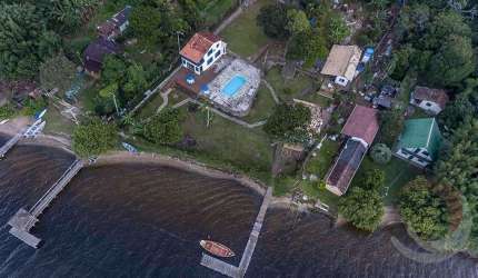Casa Residencial de 3 dorms no bairro Lagoa Da Conceição