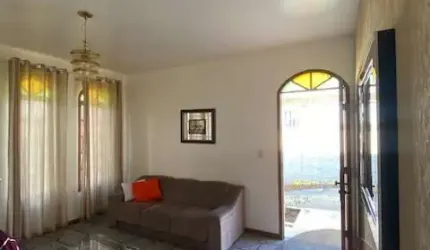 Casa Residencial de 9 dorms no bairro Ipiranga