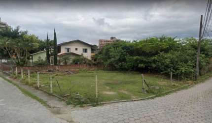 Terreno de 1350m² no bairro Pagani II