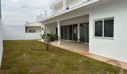 Casa Residencial de 4 dorms no bairro Centro