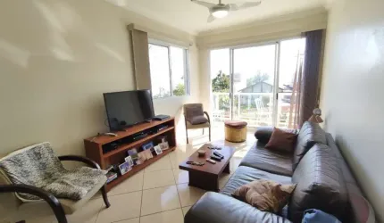Casa Residencial de 3 dorms no bairro Ponta Das Canas
