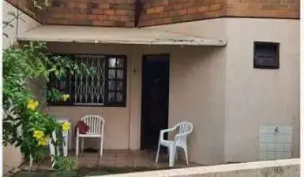 Casa Duplex à – 3 Quartos, 1 Suíte