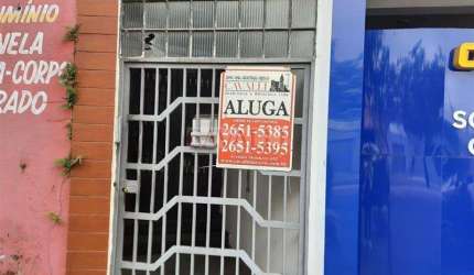 Ótima casa assobradada, ambientes amplos.