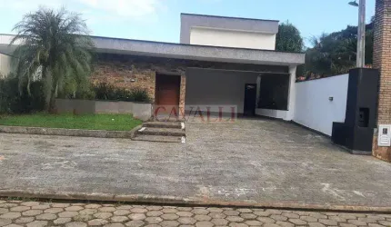 Maravilhosa casa em condomínio fechado no Litoral Norte