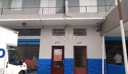 Ótima sala com sacada