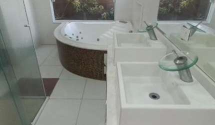 Casa com 2 quartos para alugar na Estrada dos Pereiras, 999, Ribeirão dos Porcos, Atibaia por R$ 4.500