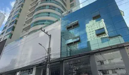 Apartamento no Edifício Figueira da Foz quadra mar