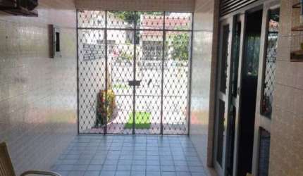 Casa no bairro de Campo Grande, próximo a estrada de Belém, com 5 quartos.