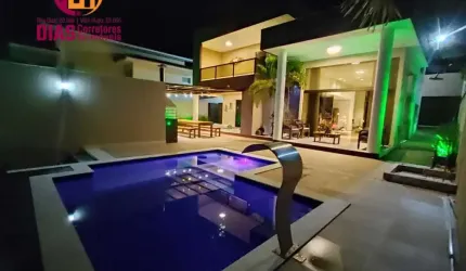 Vendo linda Casa Dúplex em condomínio fechado com arquitetura diferenciada com 4/4, 3 suítes, piscina privativa  com espaço gourmet, jardim de inverno, pé direito altissimo.