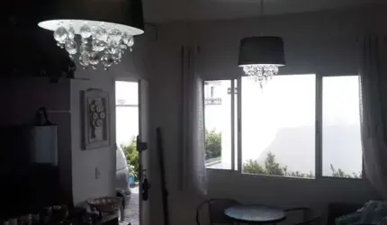 Casa de Condomínio em Jardim Maria Rosa: 2 quartos, 1 suíte, 3 banheiros e 90m² por R$ 450.000