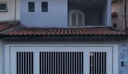 Sobrado 3 dormitórios sendo 3 suítes com 2 vagas de garagem coberta