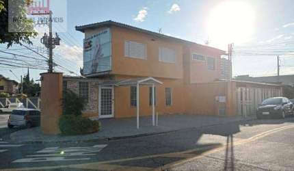 Esquina com sobrados 4 dormitórios