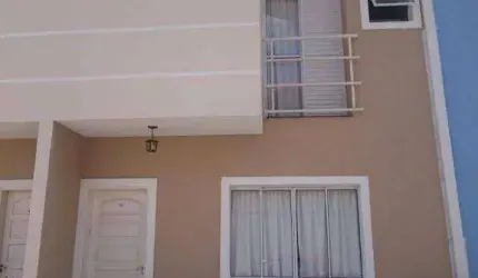 Sobrado com 3 dormitórios em Condomínio
