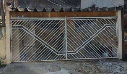 Terreno com 2 casas