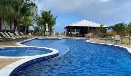 Village 3 suítes em Condomínio Pé na Areia,  na praia de Itacimirim