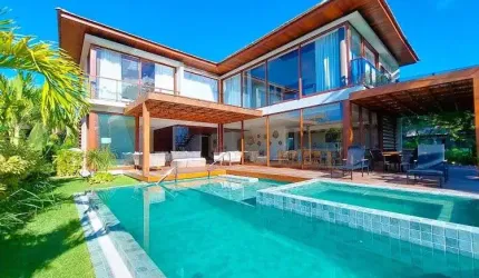 Casa Bella! Exclusiva, sofisticada, e elegante. 5 lindas suítes. Praia do Forte / BA