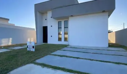 Apresentamos esta linda casa nova à venda no condomínio Águas do Capivara, em Arembepe.