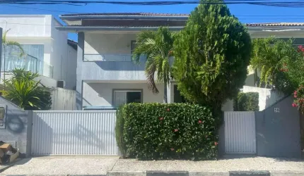 Casa 5/4. Condomínio Univillas. Espaço, Conforto e Sofisticação em um Só Lugar!