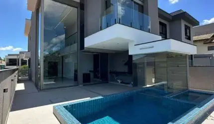 CASA NO CONDOMÍNIO NEW VILLE COM 3 SUÍTES, PISCINA E SAUNA!!