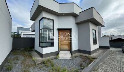 Casa com 2 dormitórios á venda, 63,77m² no bairro Araponguinhas em Timbó-SC.