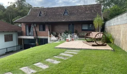 Casa com 3 dormitórios à venda no bairro Centro em Pomerode/SC