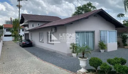Casa com 4 quartos à venda no bairro Imigrantes em Timbó/SC