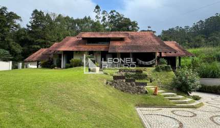 Casa com 4 dormitórios à venda, 360,40 m² no bairro Barra São João-Benedito Novo/SC