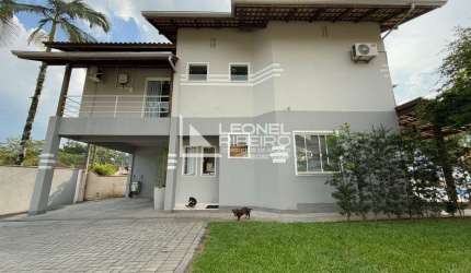 Casa à venda com 3 dormitórios, 186,67 m² no bairro Das Nações em Timbó-SC