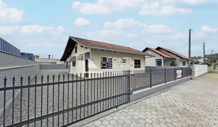 Casa à venda com 2 dormitórios, 122,75 m² no bairro Padre Martinho Stein em Timbó-SC
