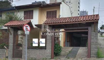 Casa com 3 quartos à venda na Rua Capitao Artemin Karam, 1869, Santa Catarina, Caxias do Sul por R$ 550.000