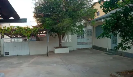 Casa à venda, 3 quartos, 6 vagas, Santa Efigênia - Belo Horizonte/MG