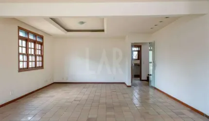 Casa à venda, 8 quartos, 1 suíte, 6 vagas, Santa Tereza - Belo Horizonte/MG