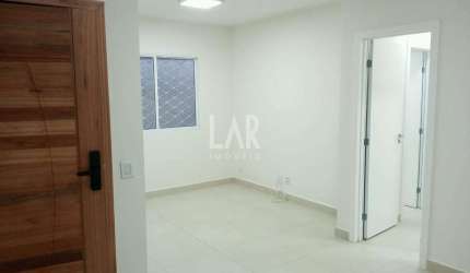Casa para aluguel, 3 quartos, 2 suítes, 1 vaga, Jardim Califórnia - Contagem/MG