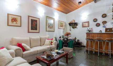 Casa à venda, 8 quartos, 1 suíte, 4 vagas, Santo Antônio - Belo Horizonte/MG