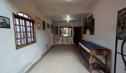 Casa 04 Quartos e Galpão 60m2 à Venda Betânia
