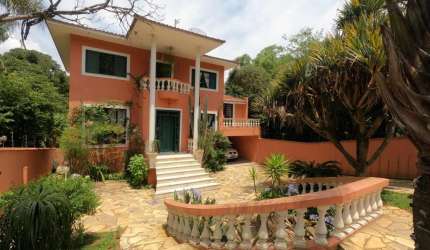 Casa para Venda em Poços de Caldas, Bianuce, 4 dormitórios, 1 suíte, 3 banheiros, 4 vagas