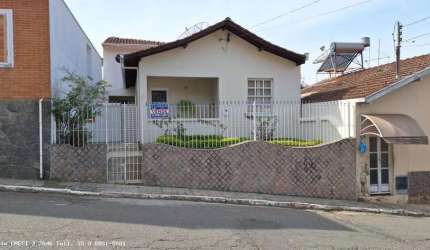 Casa para Venda em Caldas, Centro, 4 dormitórios, 2 suítes, 2 banheiros