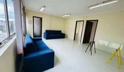 Conjunto Comercial com Portaria 24hrs no Centro de Curitiba